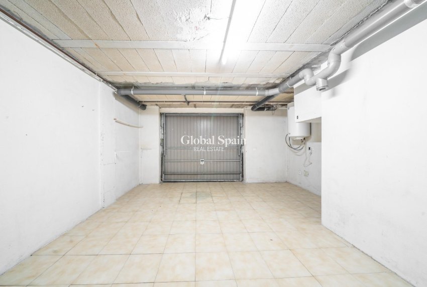 Resale - HOUSE -
ORIHUELA COSTA - Los Almendros-la Florida