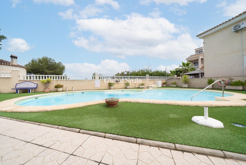 Resale - HOUSE -
ORIHUELA COSTA - Los Almendros-la Florida