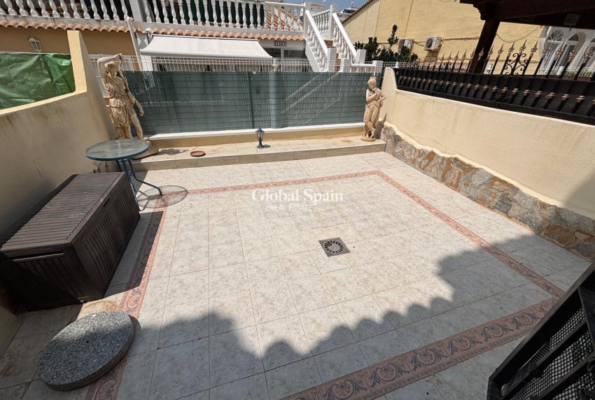 Resale - HOUSE -
ORIHUELA COSTA - Los Almendros-la Florida