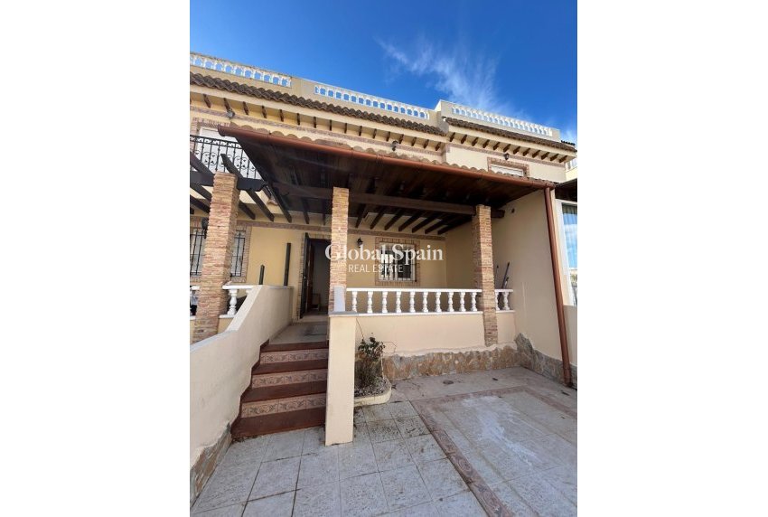 Resale - HOUSE -
ORIHUELA COSTA - Los Almendros-la Florida