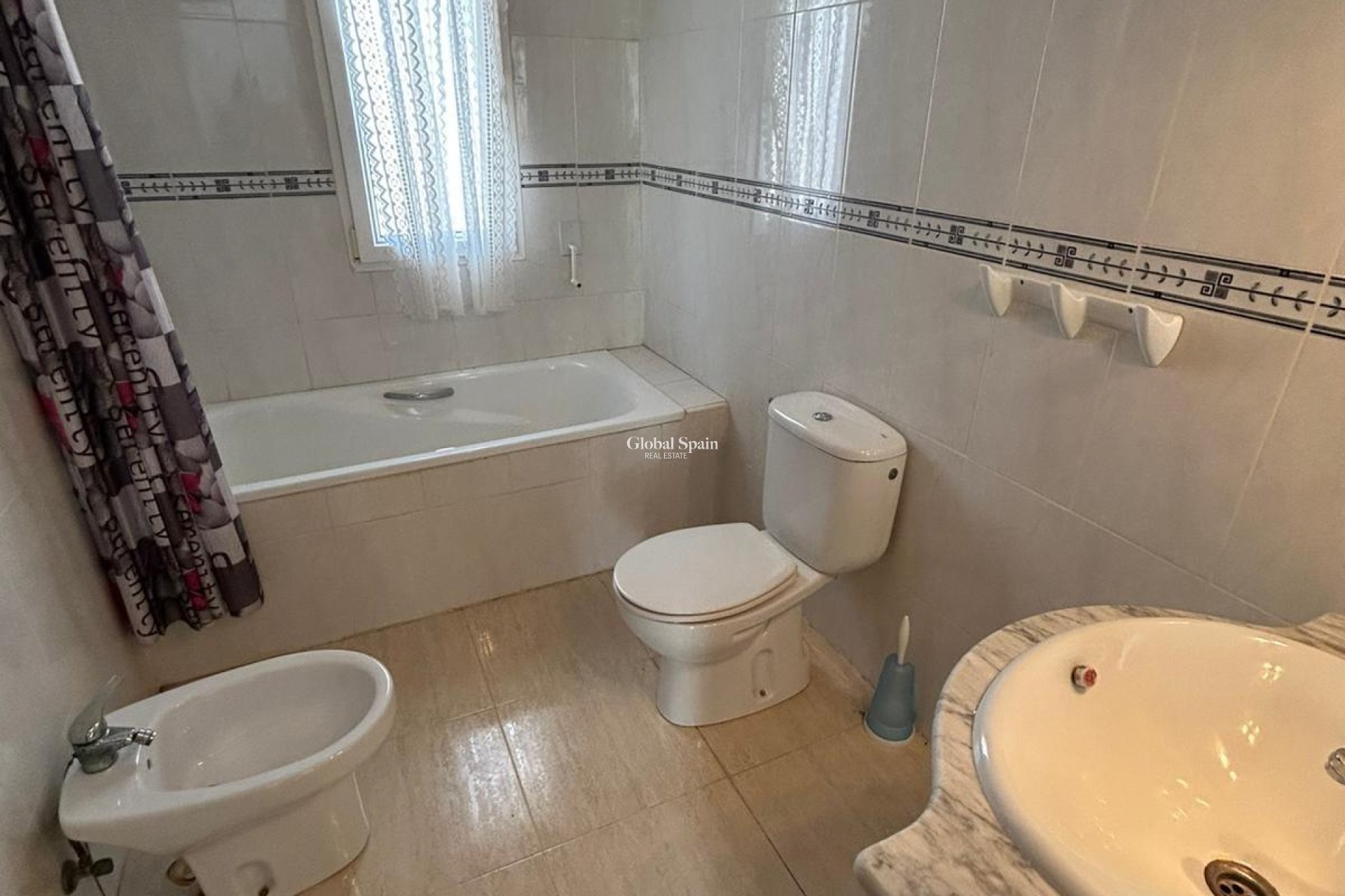 Resale - HOUSE -
ORIHUELA COSTA - Los Almendros-la Florida