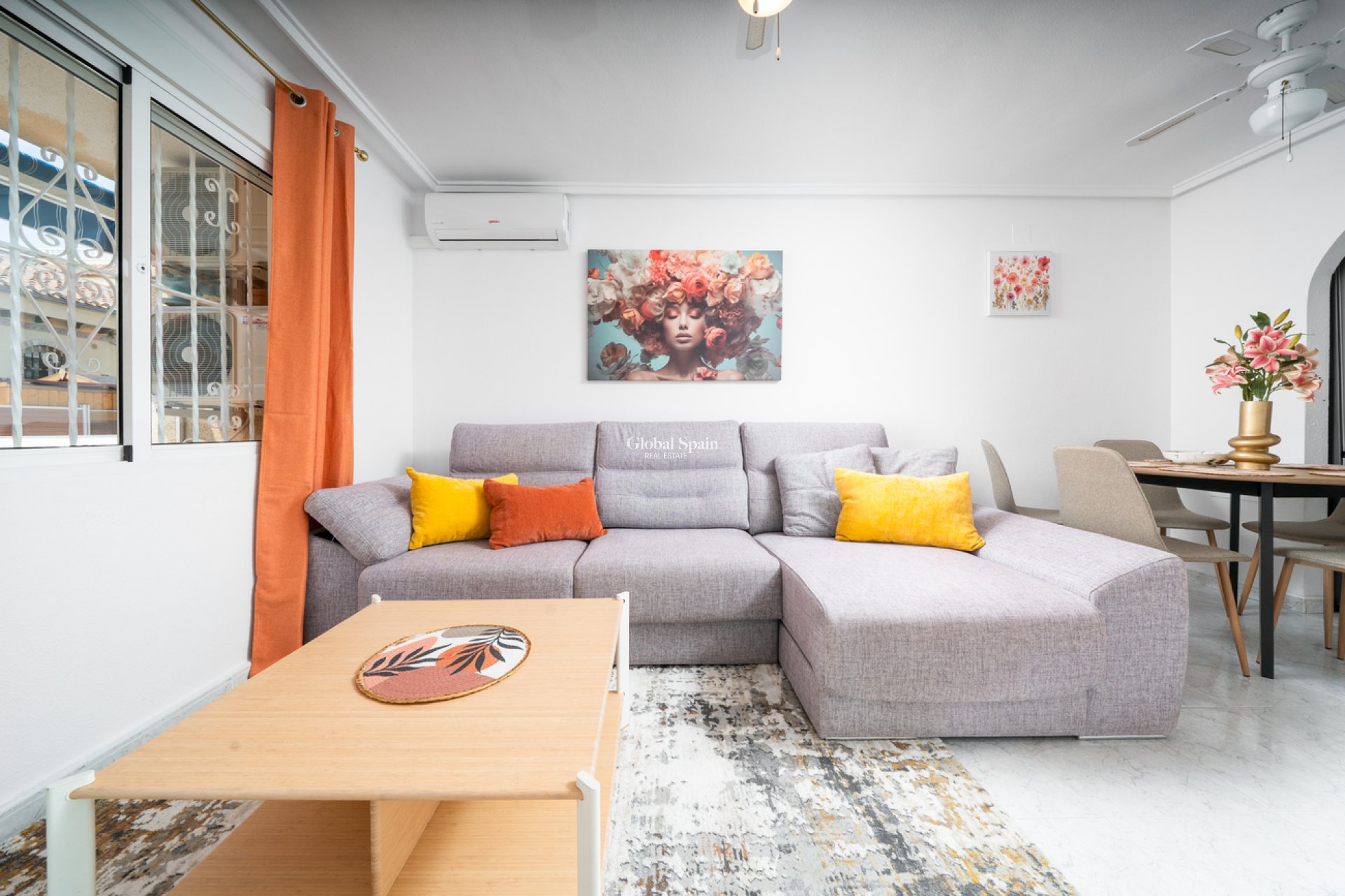 Resale - HOUSE -
ORIHUELA COSTA - Los Almendros - La Florida