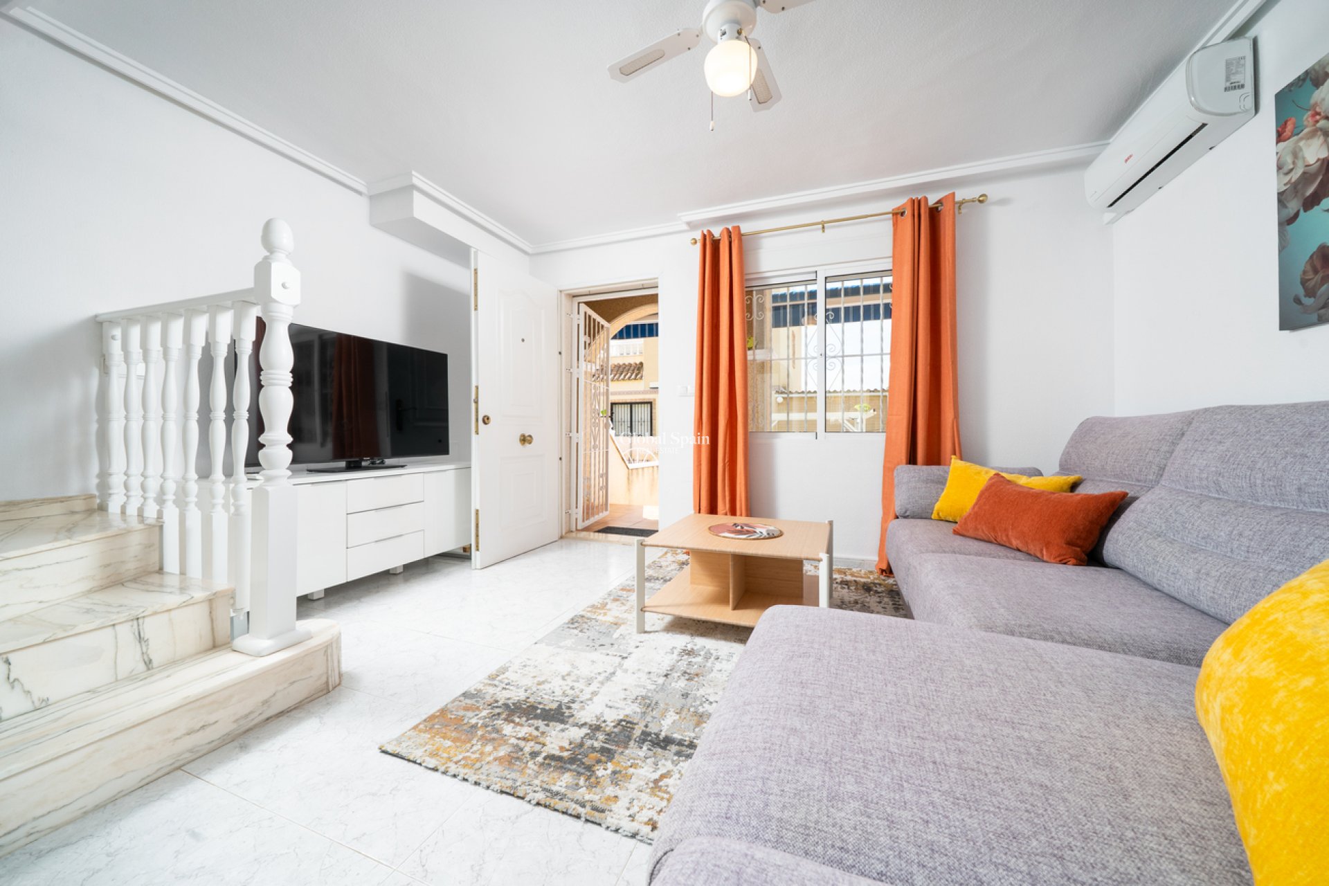 Resale - HOUSE -
ORIHUELA COSTA - Los Almendros - La Florida