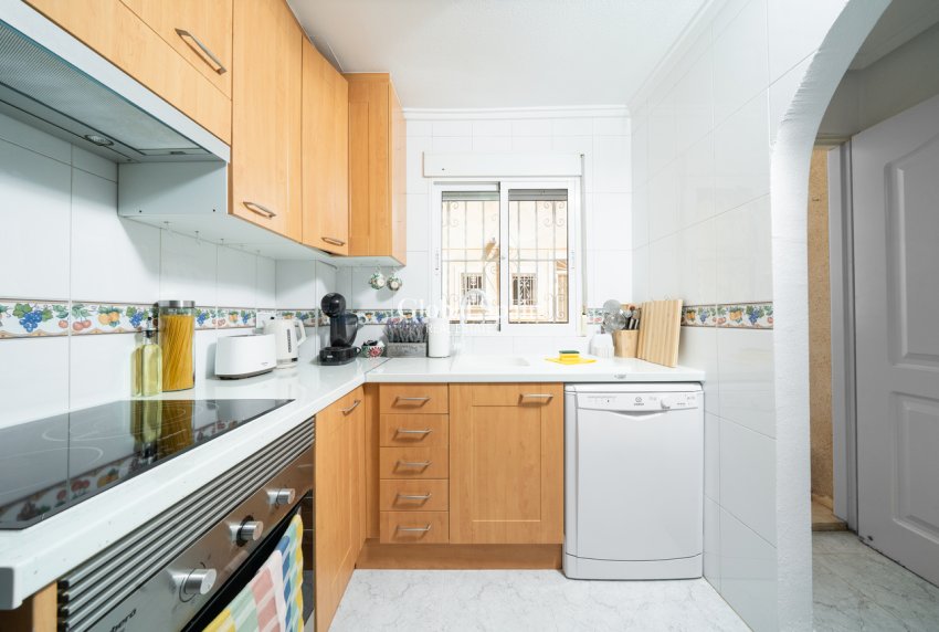 Resale - HOUSE -
ORIHUELA COSTA - Los Almendros - La Florida