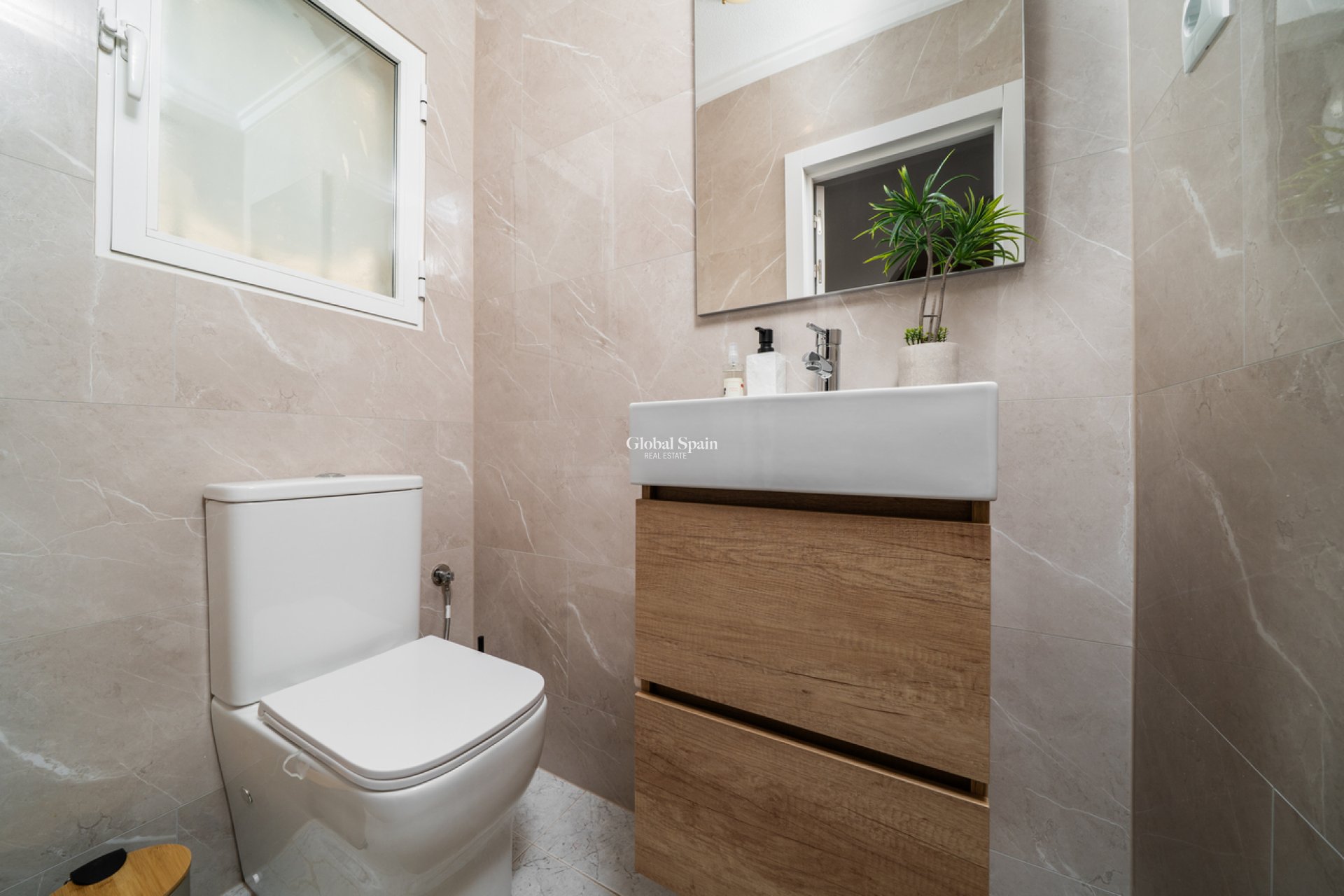 Resale - HOUSE -
ORIHUELA COSTA - Los Almendros - La Florida