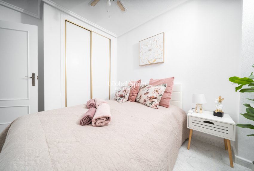 Resale - HOUSE -
ORIHUELA COSTA - Los Almendros - La Florida