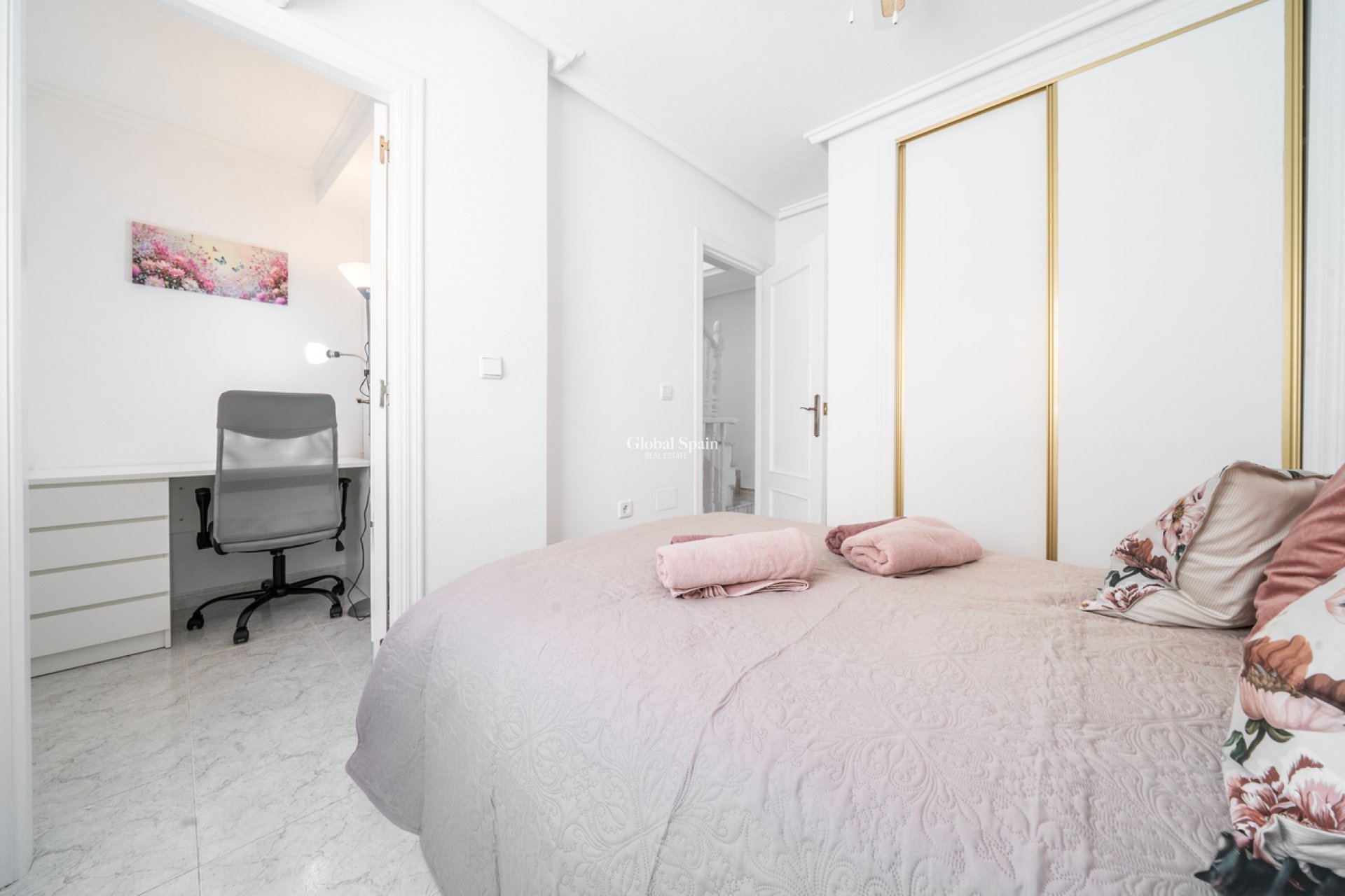 Resale - HOUSE -
ORIHUELA COSTA - Los Almendros - La Florida