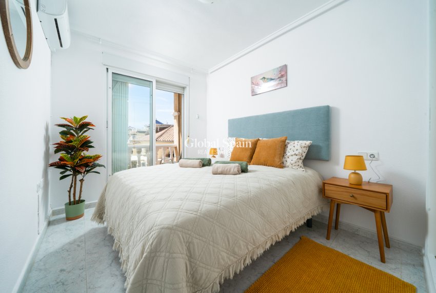 Resale - HOUSE -
ORIHUELA COSTA - Los Almendros - La Florida