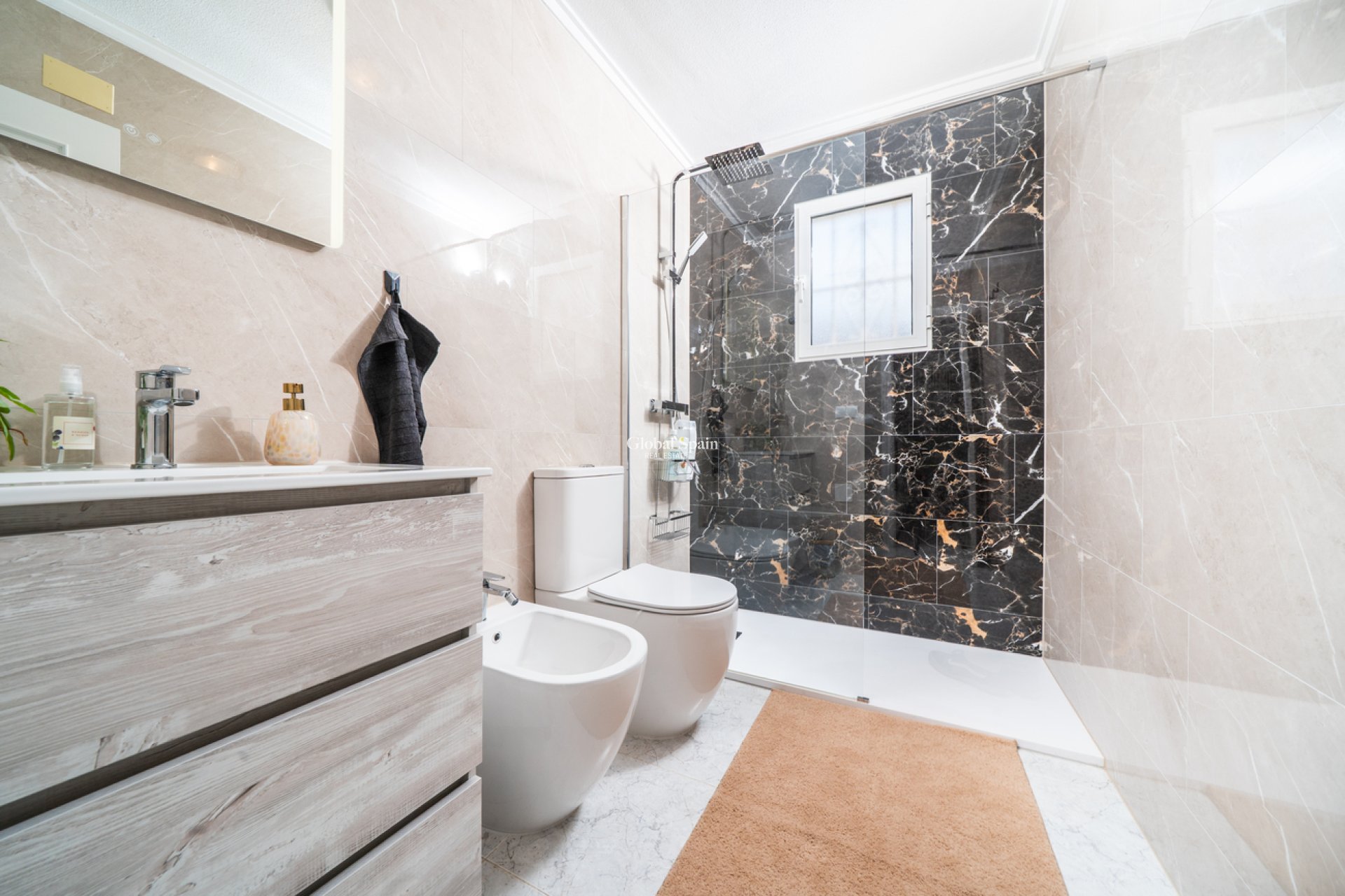 Resale - HOUSE -
ORIHUELA COSTA - Los Almendros - La Florida