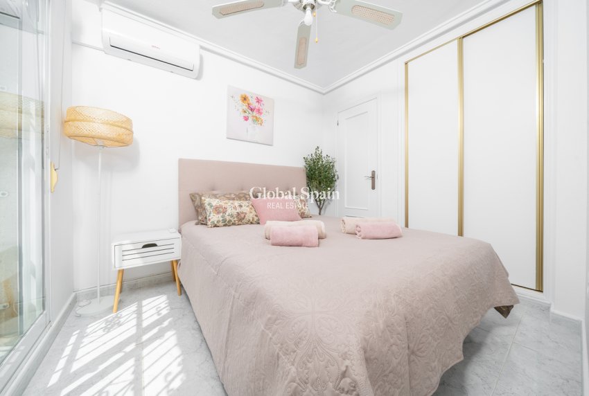 Resale - HOUSE -
ORIHUELA COSTA - Los Almendros - La Florida