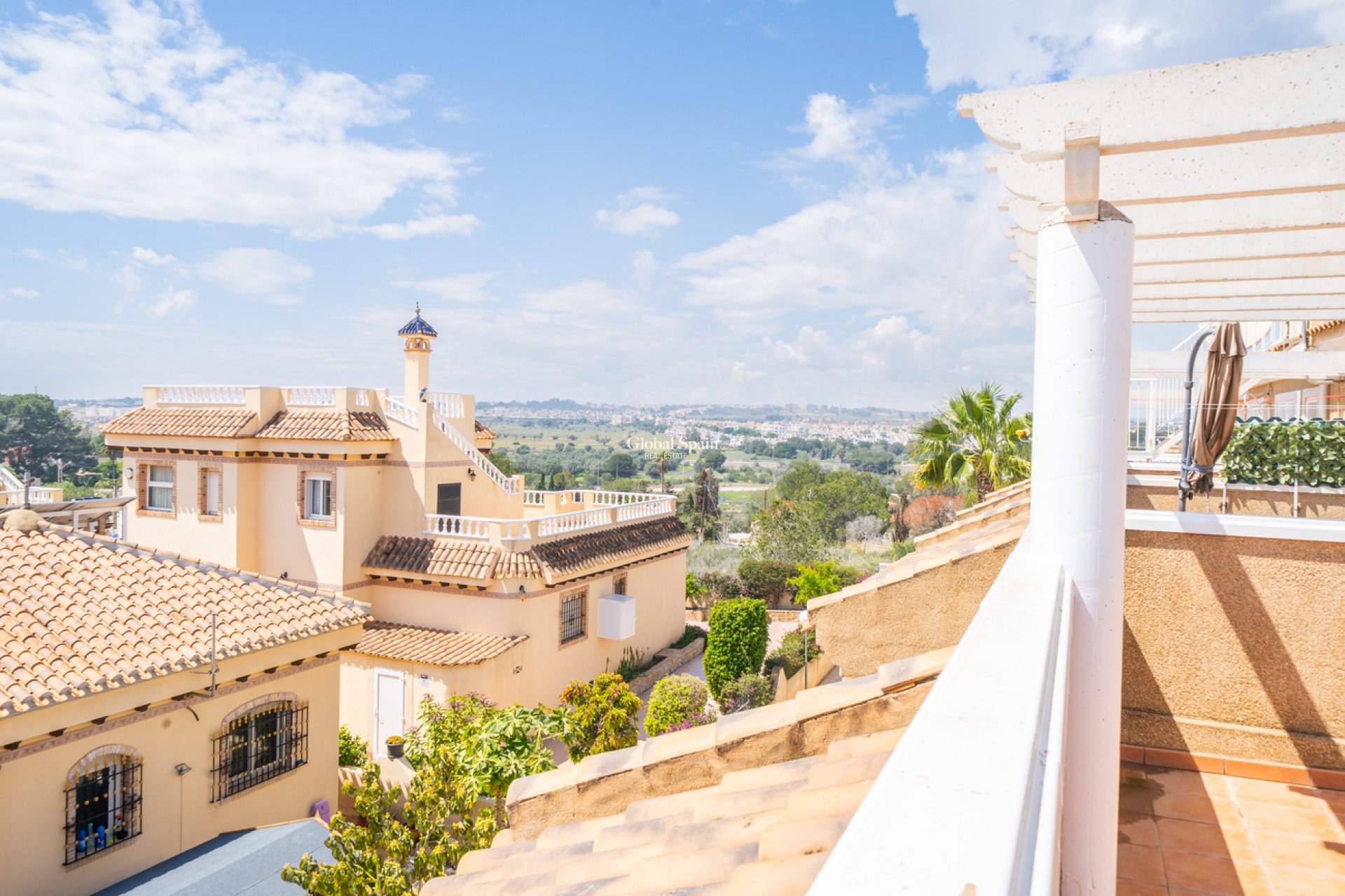 Resale - HOUSE -
ORIHUELA COSTA - Los Almendros - La Florida