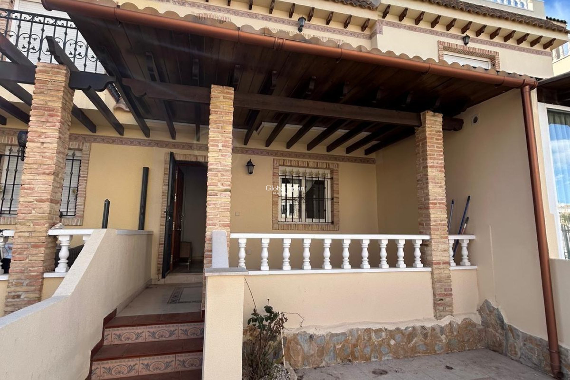 Resale - HOUSE -
ORIHUELA COSTA - Los Almendros-la Florida