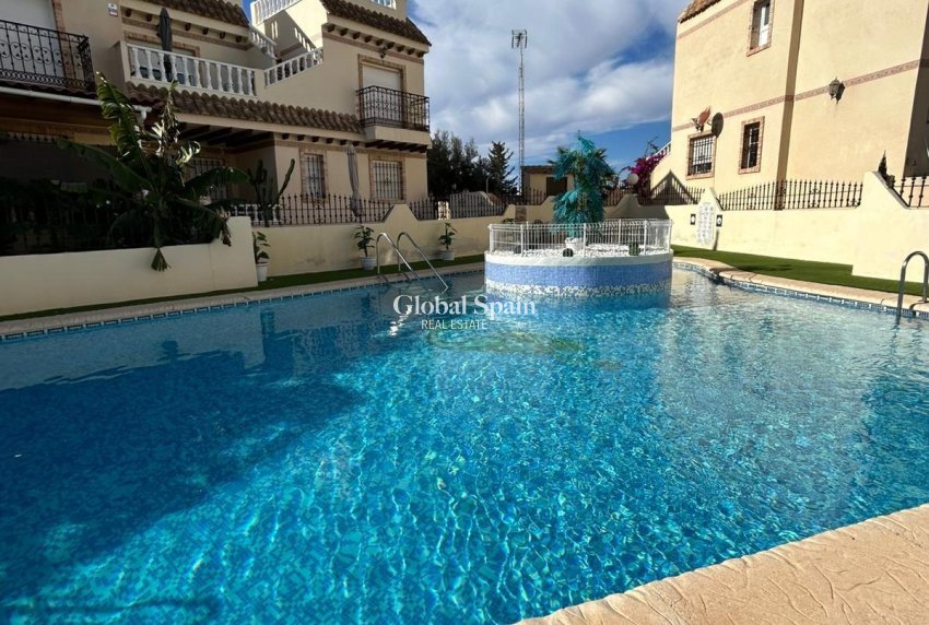 Resale - HOUSE -
ORIHUELA COSTA - Los Almendros-la Florida