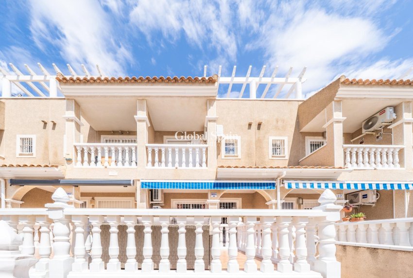 Resale - HOUSE -
ORIHUELA COSTA - Los Almendros-la Florida