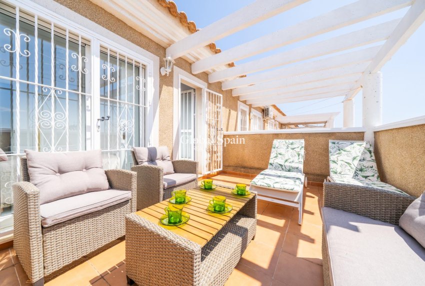 Resale - HOUSE -
ORIHUELA COSTA - Los Almendros-la Florida