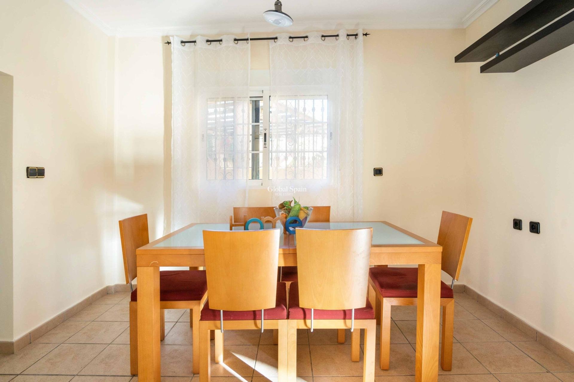 Resale - HOUSE -
ORIHUELA COSTA - Los Almendros-la Florida