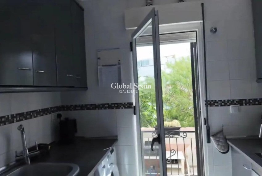 Resale - HOUSE -
ORIHUELA COSTA - Los Almendros-la Florida