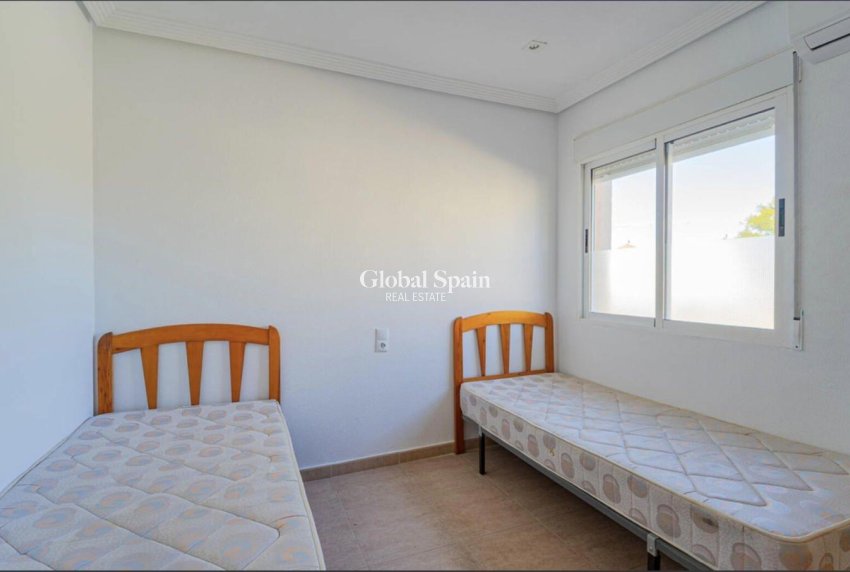Resale - HOUSE -
ORIHUELA COSTA - Los Altos