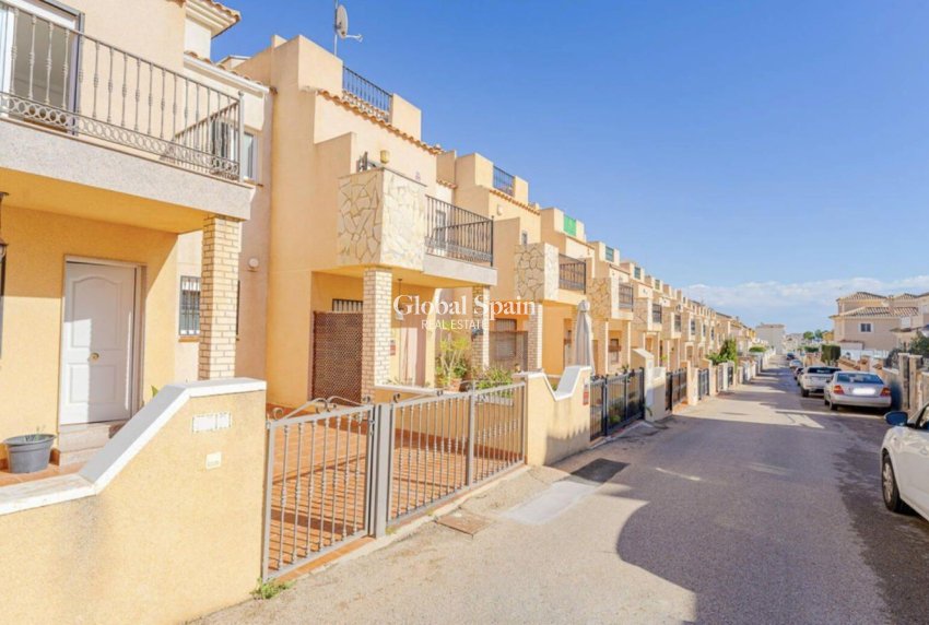Resale - HOUSE -
ORIHUELA COSTA - Los Altos