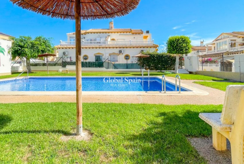 Resale - HOUSE -
ORIHUELA COSTA - Los Altos *