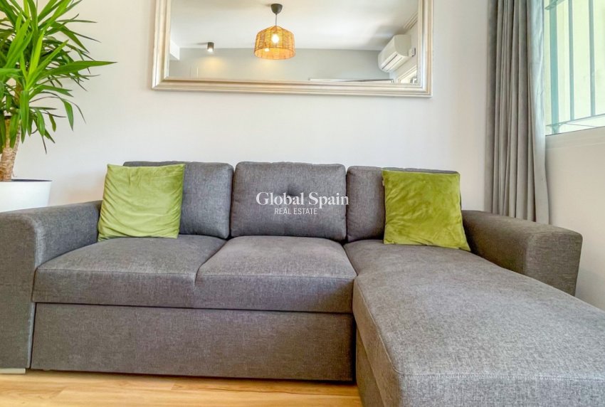 Resale - HOUSE -
ORIHUELA COSTA - Los Altos *