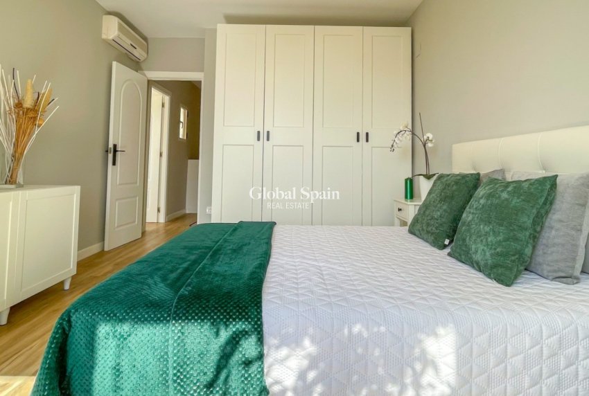 Resale - HOUSE -
ORIHUELA COSTA - Los Altos *