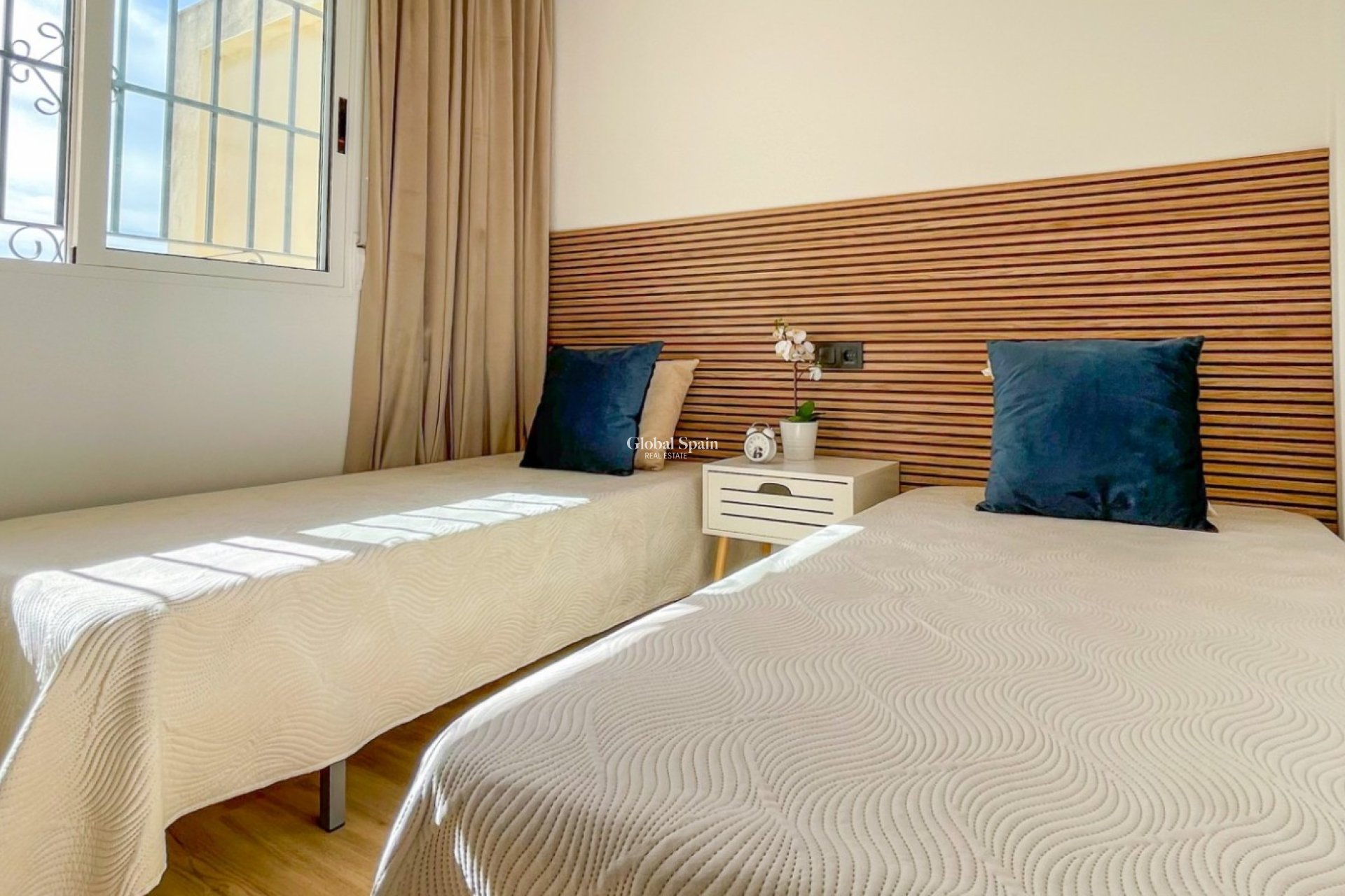 Resale - HOUSE -
ORIHUELA COSTA - Los Altos *