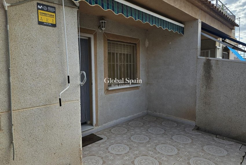 Resale - HOUSE -
ORIHUELA COSTA - LOS BALCONES - LOS ALTOS