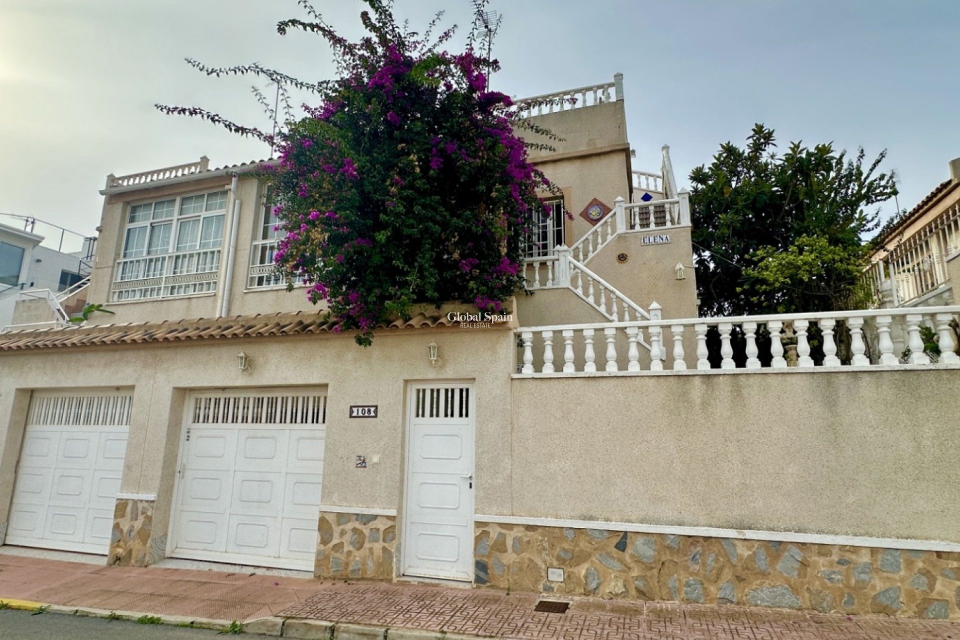 Resale - HOUSE -
ORIHUELA COSTA - LOS BALCONES - LOS ALTOS