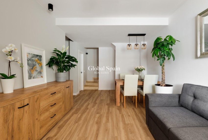 Resale - HOUSE -
ORIHUELA COSTA - LOS BALCONES - LOS ALTOS