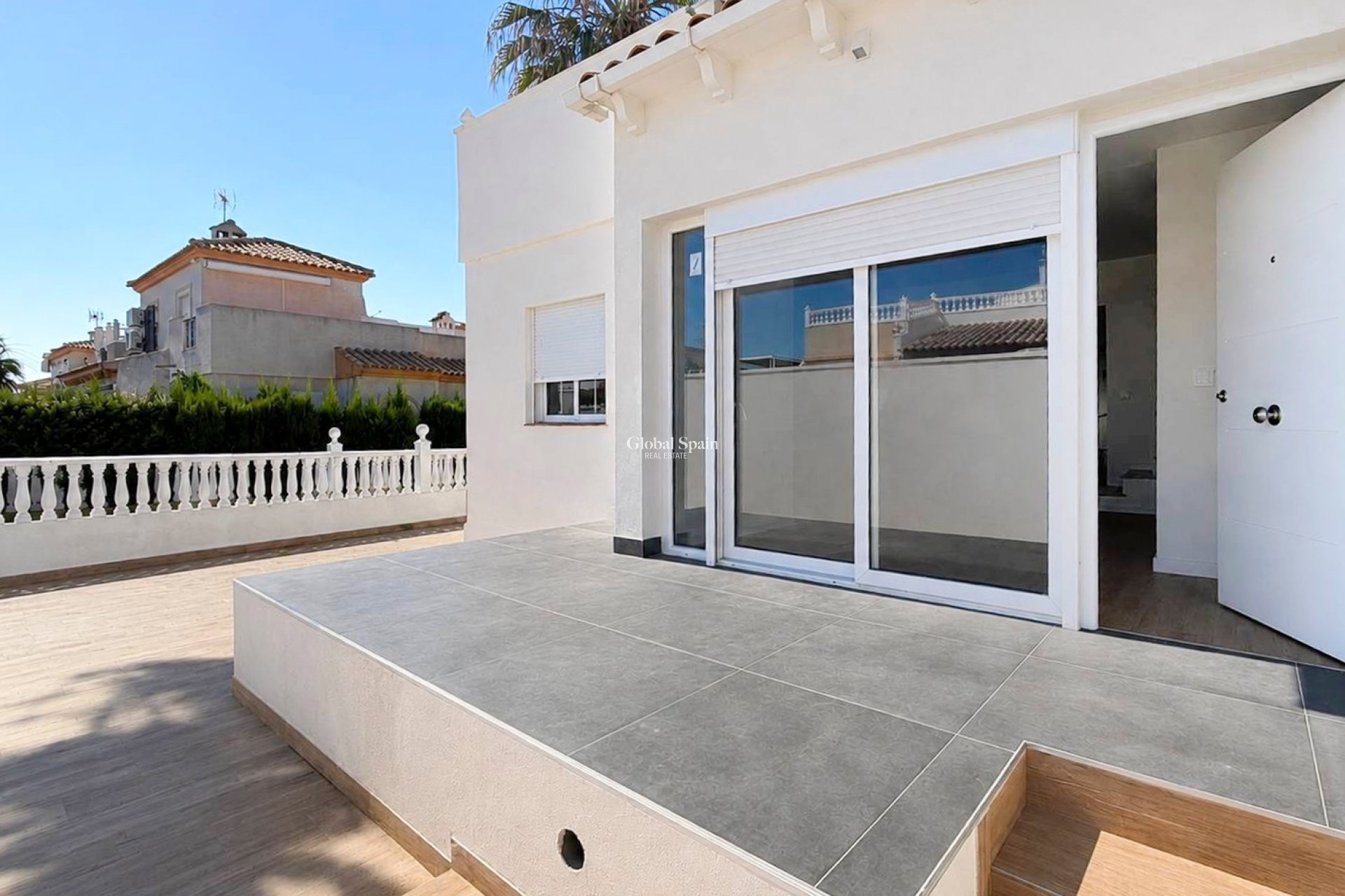 Resale - HOUSE -
ORIHUELA COSTA - LOS BALCONES - LOS ALTOS