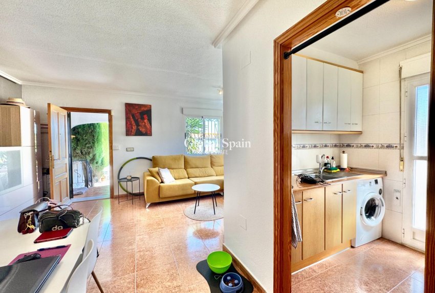 Resale - HOUSE -
ORIHUELA COSTA - LOS BALCONES - LOS ALTOS