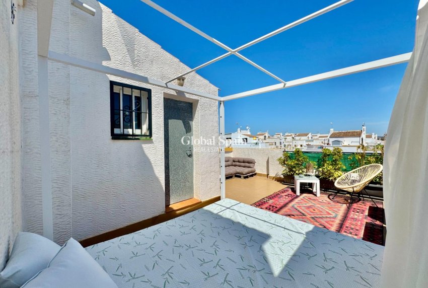 Resale - HOUSE -
ORIHUELA COSTA - LOS BALCONES - LOS ALTOS