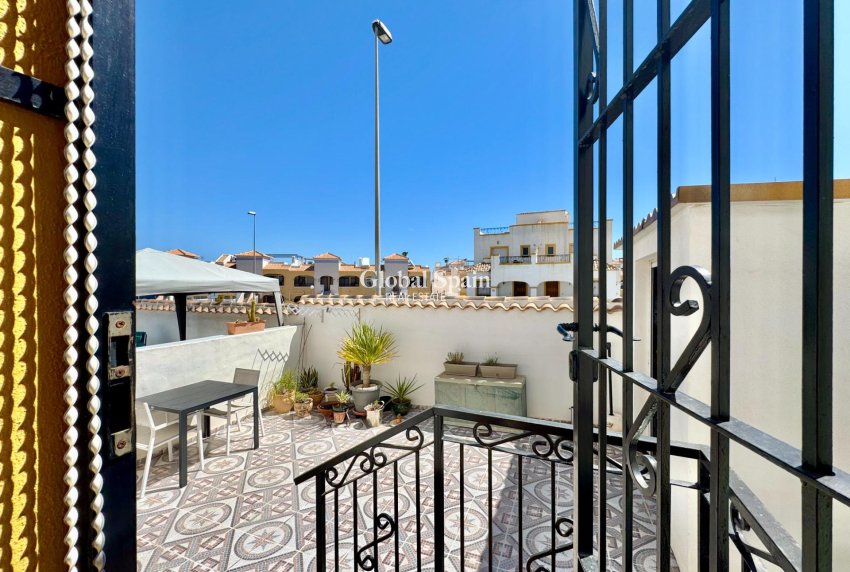Resale - HOUSE -
ORIHUELA COSTA - LOS BALCONES - LOS ALTOS