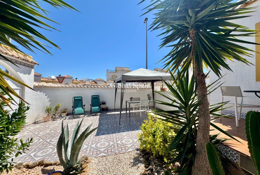 Resale - HOUSE -
ORIHUELA COSTA - LOS BALCONES - LOS ALTOS