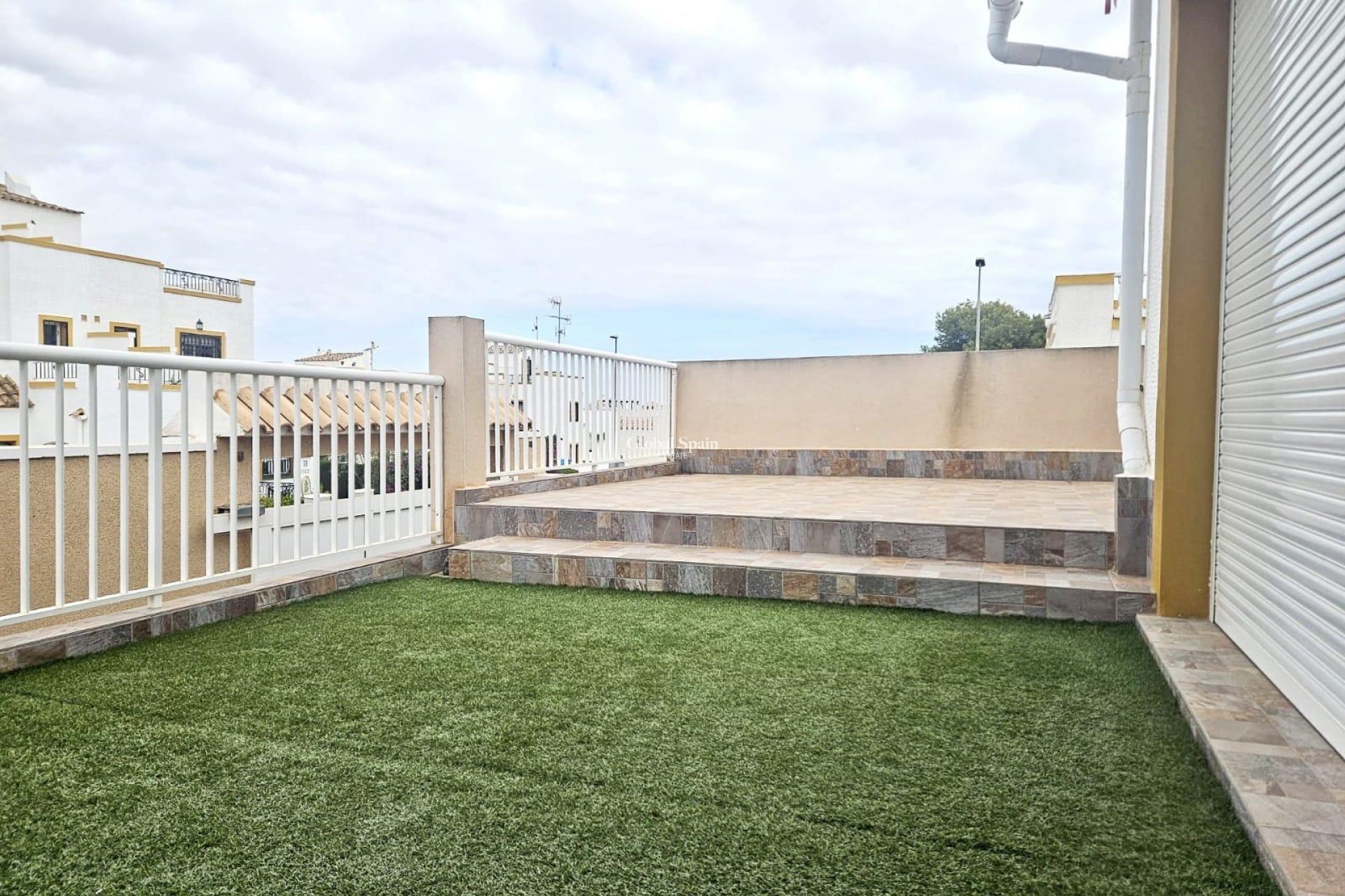 Resale - HOUSE -
ORIHUELA COSTA - LOS BALCONES - LOS ALTOS