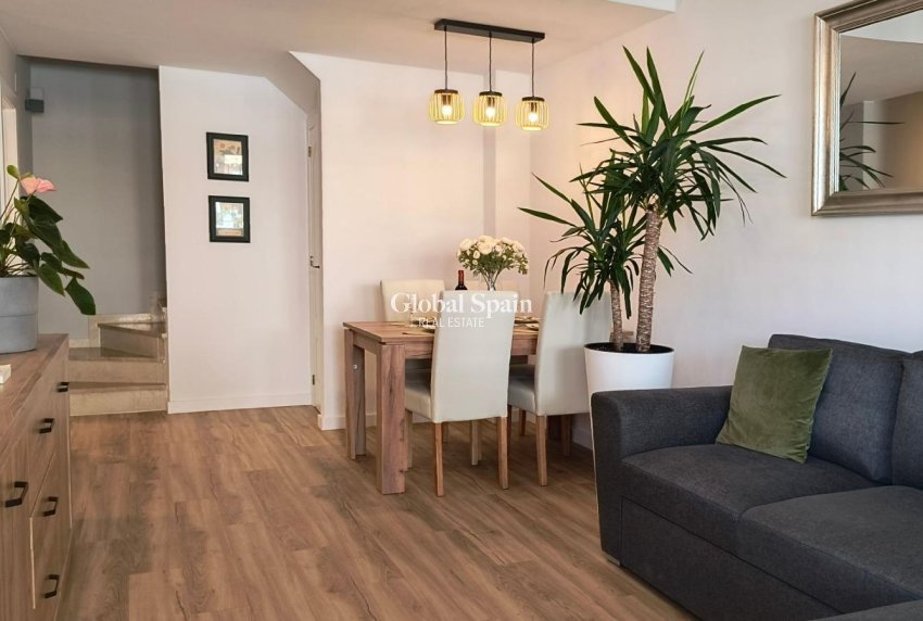 Resale - HOUSE -
ORIHUELA COSTA - LOS BALCONES - LOS ALTOS
