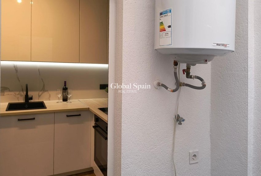 Resale - HOUSE -
ORIHUELA COSTA - LOS BALCONES - LOS ALTOS