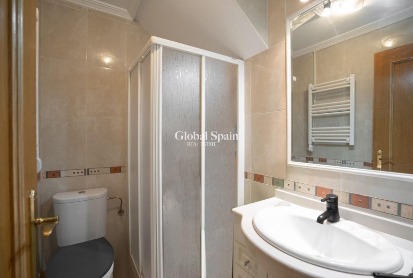 Resale - HOUSE -
ORIHUELA COSTA - Los Dolses