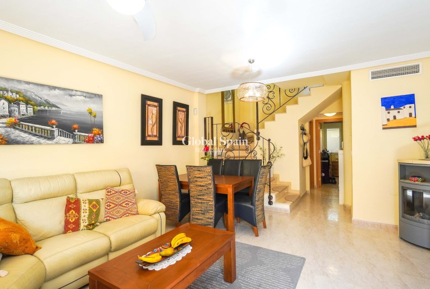 Resale - HOUSE -
ORIHUELA COSTA - Los Dolses