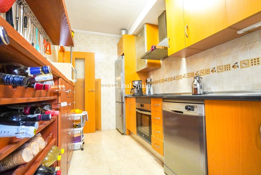 Resale - HOUSE -
ORIHUELA COSTA - Los Dolses