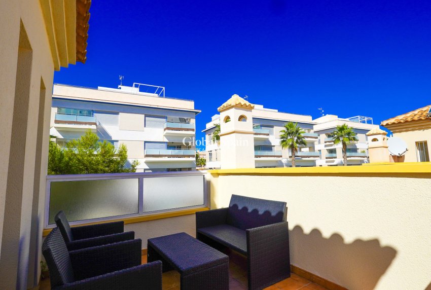 Resale - HOUSE -
ORIHUELA COSTA - Los Dolses