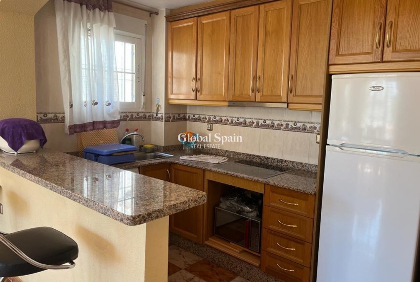 Resale - HOUSE -
ORIHUELA COSTA - Montezenia