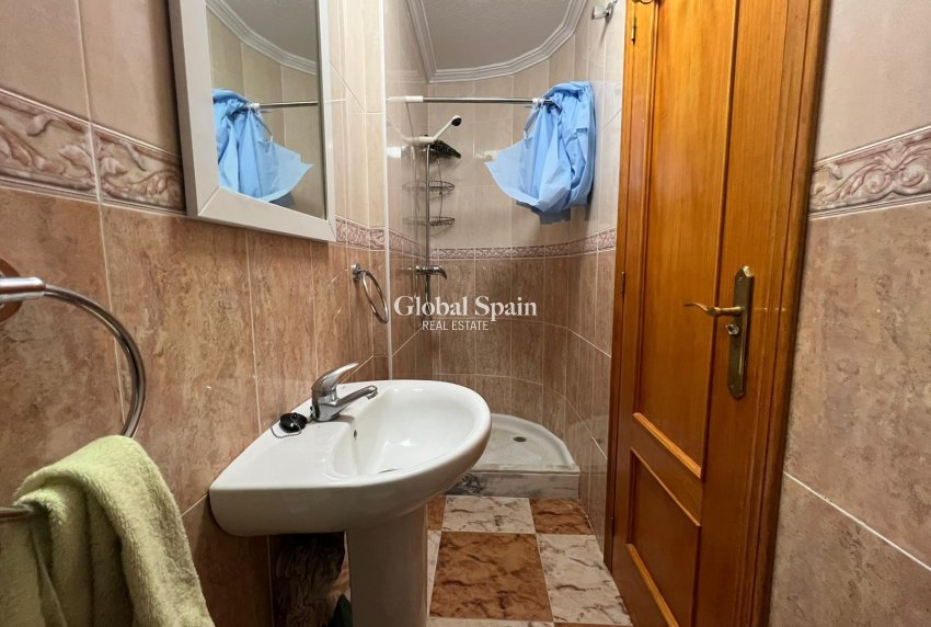 Resale - HOUSE -
ORIHUELA COSTA - Montezenia