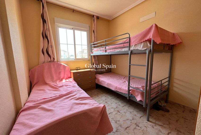 Resale - HOUSE -
ORIHUELA COSTA - Montezenia