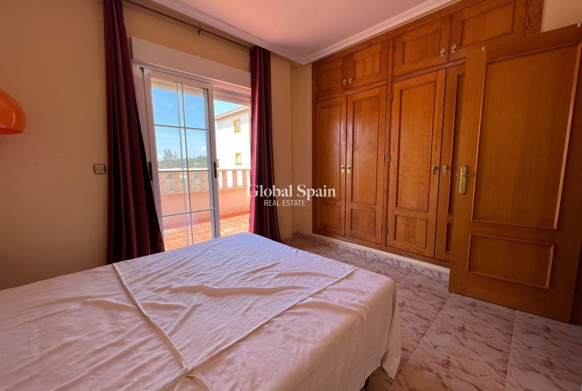 Resale - HOUSE -
ORIHUELA COSTA - Montezenia