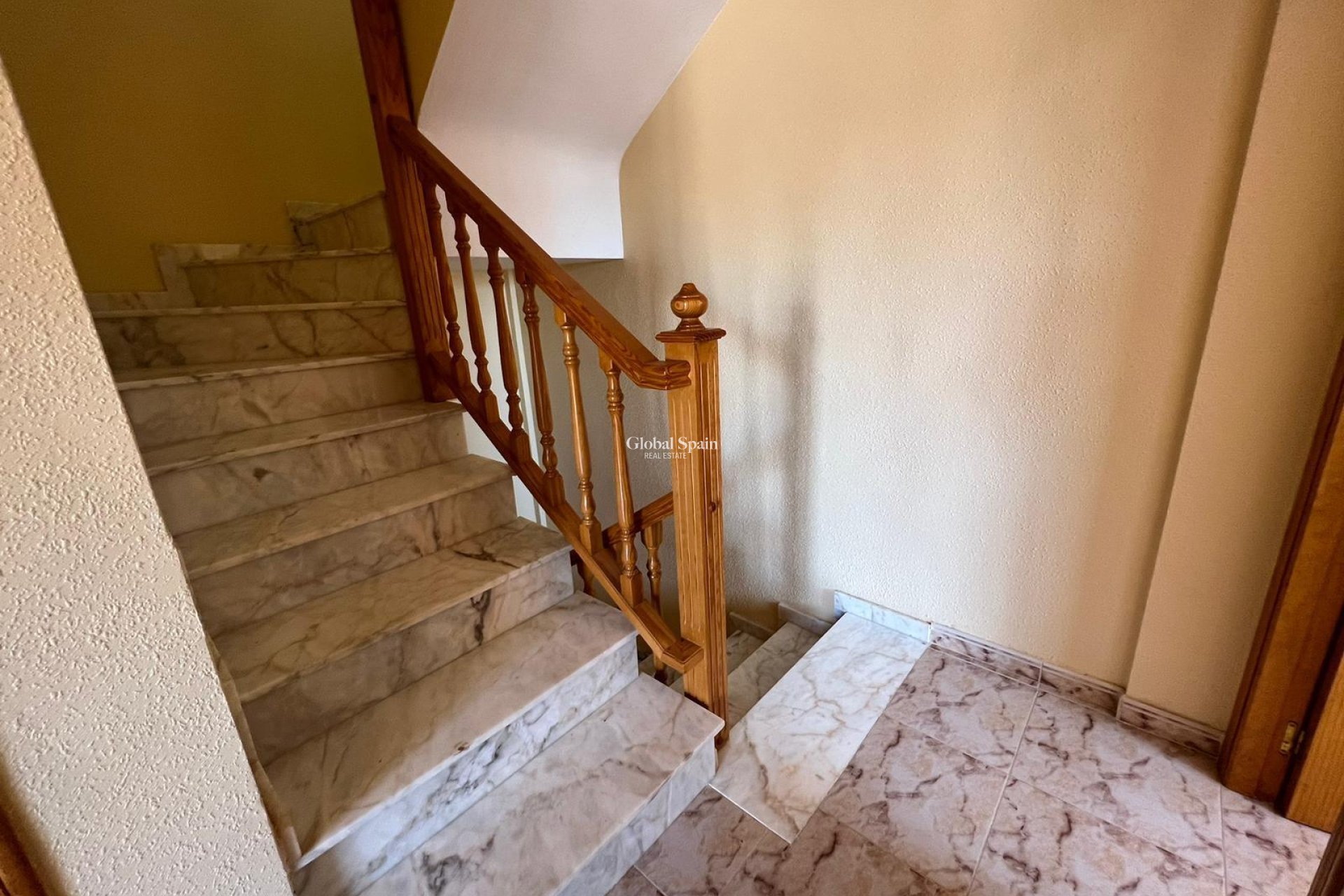 Resale - HOUSE -
ORIHUELA COSTA - Montezenia