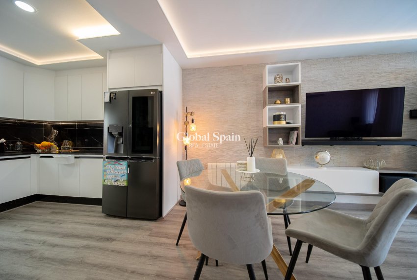 Resale - HOUSE -
ORIHUELA COSTA - Pau 26