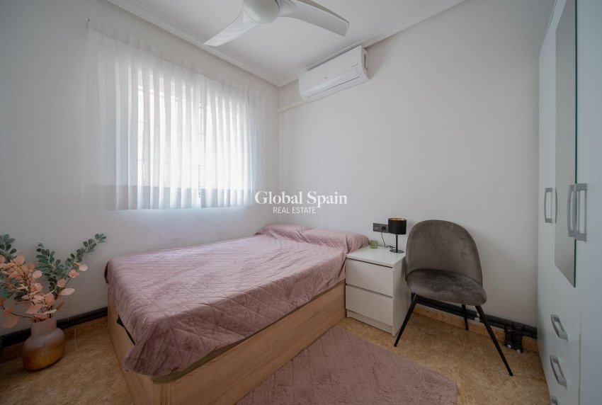 Resale - HOUSE -
ORIHUELA COSTA - Pau 26