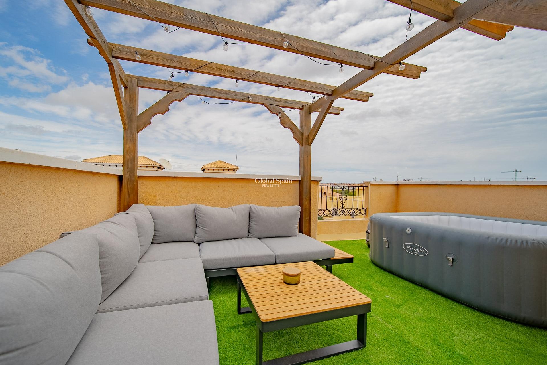 Resale - HOUSE -
ORIHUELA COSTA - Pau 26